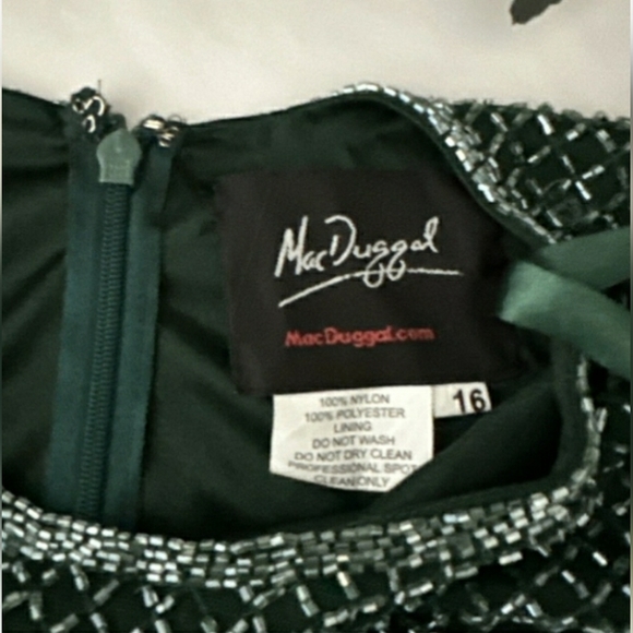 NEW! MAC DUGGAL FULLY BEADED GREEN GOWN. SZ 16 - Picture 5 of 9
